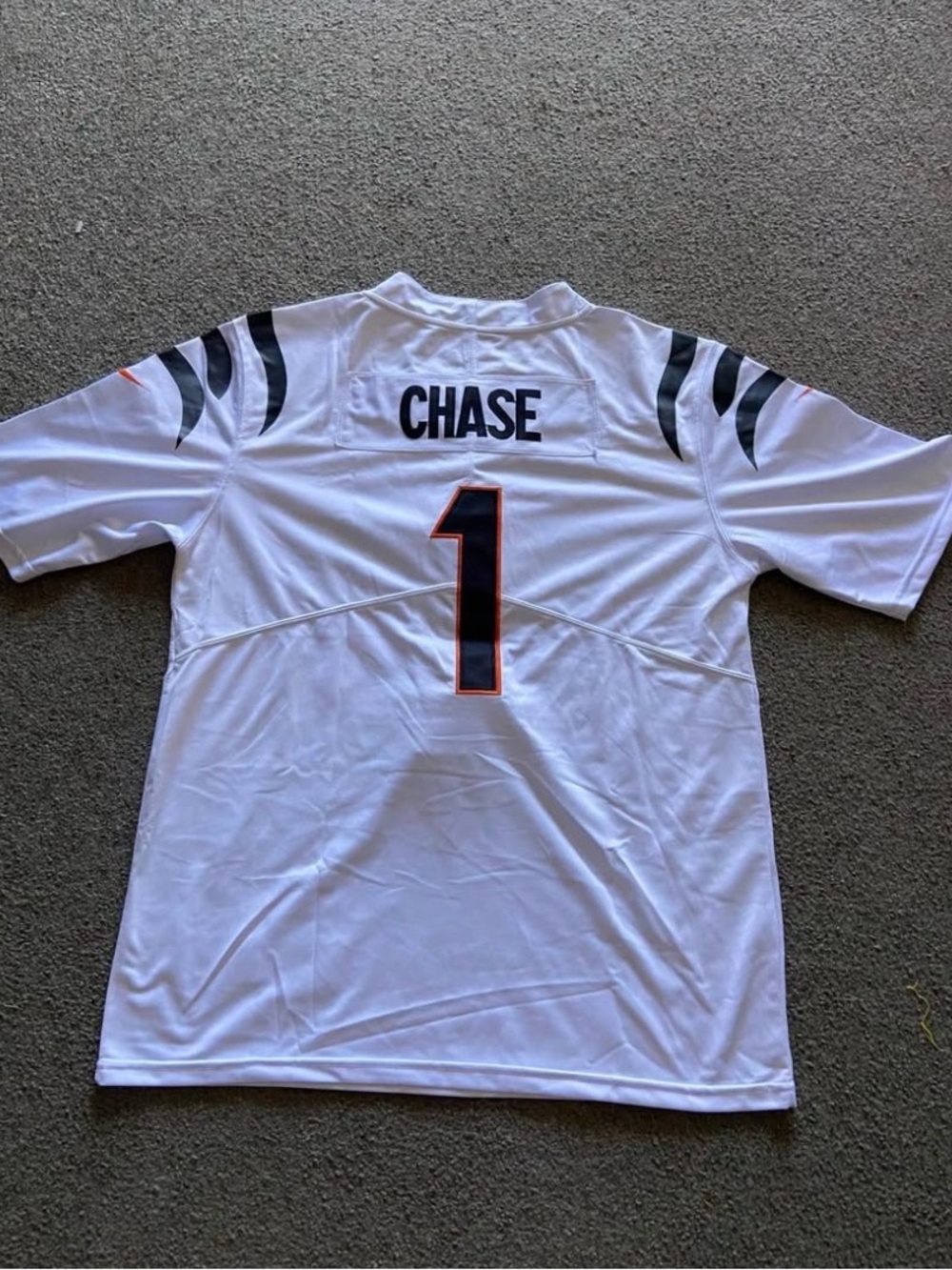Medium Ja’Marr Chase Cincinnati Bengals White Nike Men's Football Jersey - Picture 2 of 2